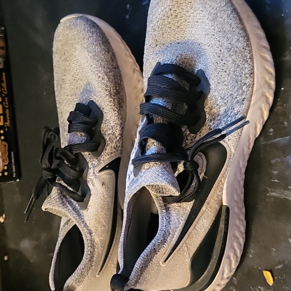 Nike Epic React FlyKnit 2 Size 8 - Picture 3 of 5
